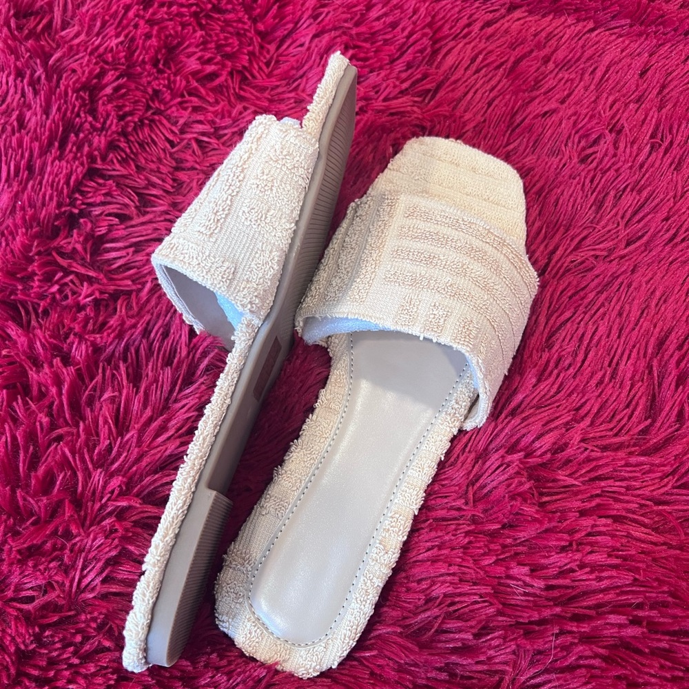 Slide sandals